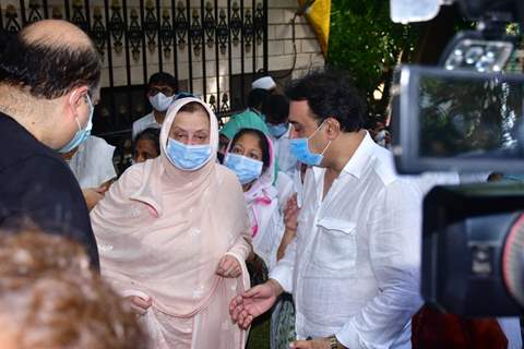 Saira Banu at Dilip Kumar's last rites