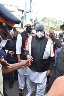 Amitabh Bachchan at Dilip Kumar's last rites