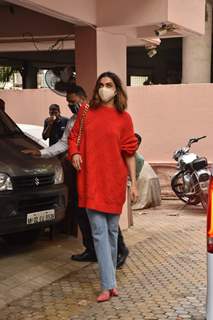 Deepika Padukone snapped at Sanjay Leela Bhansali office, Juhu 