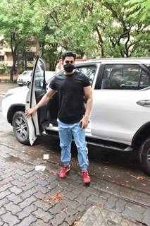 Sunny Singh snapped at gym in Juhu