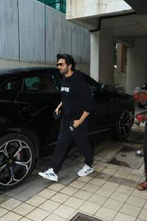 Kartik Aaryan snapped at Rohit Dhawan's office in Juhu