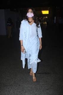 Janhvi Kapoor snapped at airport