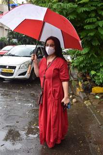 Divya Dutta snapped in Juhu