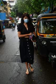 Rhea Chakraborty snapped at Pali Market, Bandra!