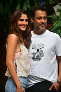 Vaani Kapoor poses with Abhishek Kapoor at the photoshoot of 'Chandigarh Kare Aashiqui'