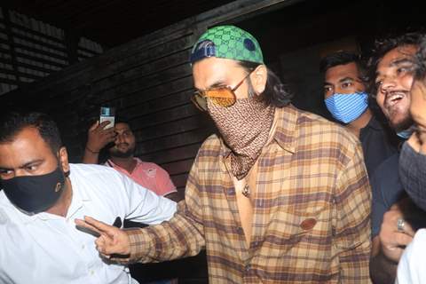 Ranveer Singh snapped at Zoya Akhtar house on Wednesday