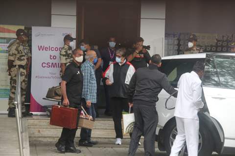 Amitabh Bachchan snapped at Kalina Airport