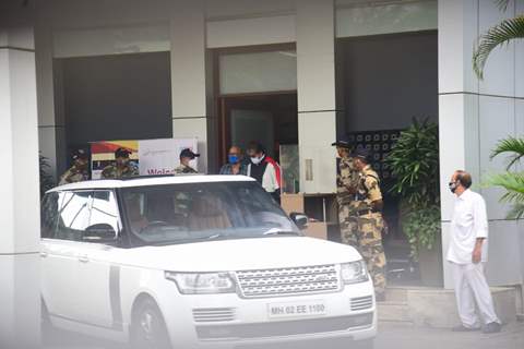 Amitabh Bachchan snapped at Kalina Airport