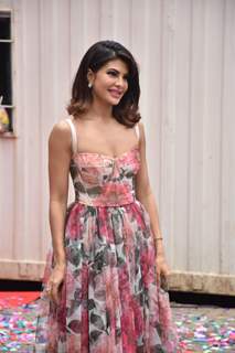 Jacqueline Fernandez unveils her look from Vikrant Rana on billboard in Mumbai