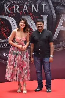 Jacqueline Fernandez unveils her look from Vikrant Rana on billboard in Mumbai