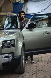 Arjun Kapoor snapped at a dance class in Andheri 