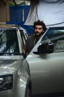 Arjun Kapoor snapped at a dance class in Andheri 