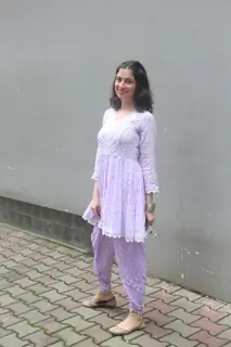Divya Khosla Kumar snapped at Bandra