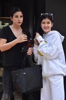 Shanaya Kapoor and Maheep Kapoor snapped at a nail salon in Juhu