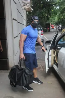 Emraan Hashmi snapped in Bandra