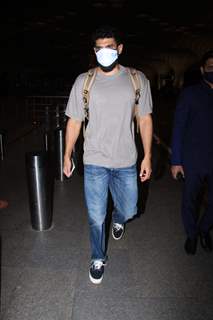Aditya Roy Kapur snapped at Mumbai airport