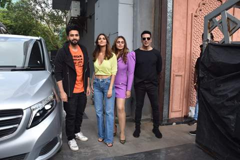 Jackky Bhagnani, Vaani Kapoor, Huma Qureshi and Akshay Kumar snapped at the promotions of Bell Bottom