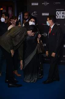 Sidharth Malhotra greets Vikram Batra's parents at the screening of Shershaah in Delhi