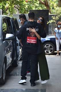 Vaani Kapoor and Akshay Kumar share a warm hug at the promotions of Bell Bottom
