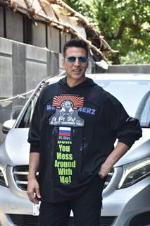 Akshay Kumar poses for paparazzi at the promotions of Bell Bottom
