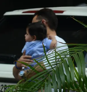 Just In: Kareena Kapoor and Saif Ali Khan snapped with their second son 'Jeh'