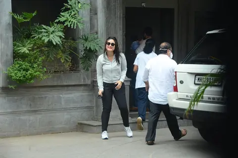 Just In: Kareena Kapoor and Saif Ali Khan snapped with their second son 'Jeh'