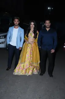 Salman Khan, Aayush Sharma and Mahima Makwana on the sets of The Big Picture 