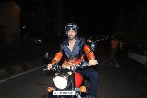 Kartik Aaryan at his 31st birthday bash 