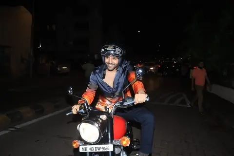 Kartik Aaryan at his 31st birthday bash 
