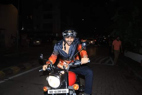 Kartik Aaryan at his 31st birthday bash 