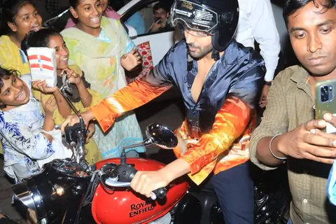 Kartik Aaryan at his 31st birthday bash 