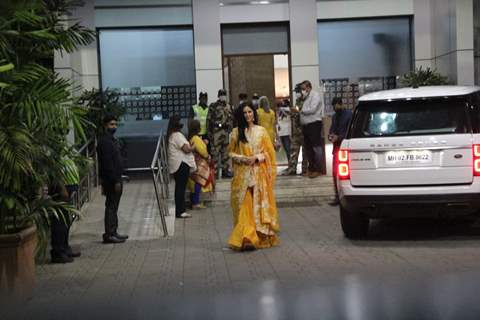 Katrina kaif and Vicky Kaushal spotted at Kalina airport 