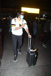 Bhuvan Bam at airport arrival 