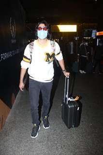Bhuvan Bam at airport arrival 
