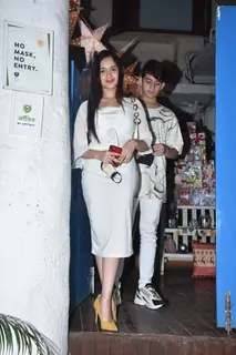 Jannat Zubair with brother Ayaan Zubair at Olive bar 