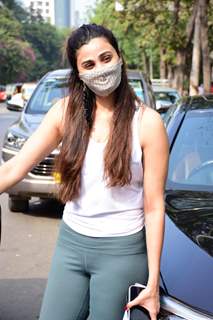 Daisy Shah spotted at foodhall