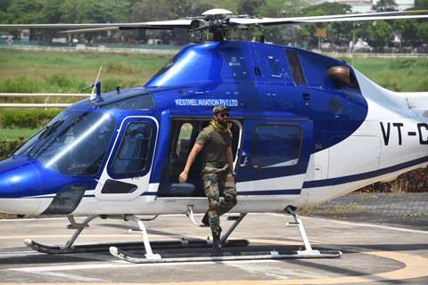 Vijay Deverakonda grand entry in a chopper