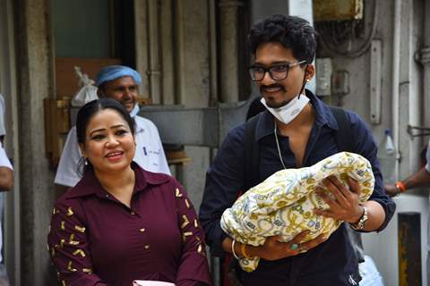 Haarsh Limbachiyaa with Bharti Singh with Family new member