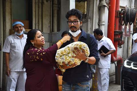 Haarsh Limbachiyaa with Bharti Singh with Family new member