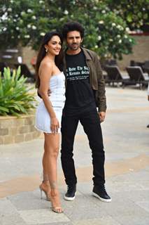 Kartik Aaryan and Kiara Advani spotted promoting their upcoming film Bhool Bhulaiyaa 2