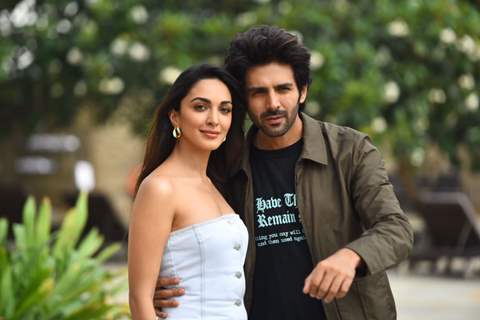 Kartik Aaryan and Kiara Advani spotted promoting their upcoming film Bhool Bhulaiyaa 2