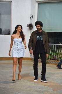 Kartik Aaryan and Kiara Advani spotted promoting their upcoming film Bhool Bhulaiyaa 2