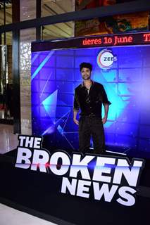 Taaruk Raina poses for trailer launch of The Broken News at Taj Santacruz