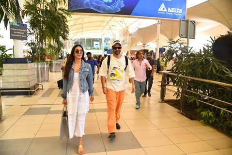 Varun Dhawan and Kiara Advani spotted at Mumbai airport 