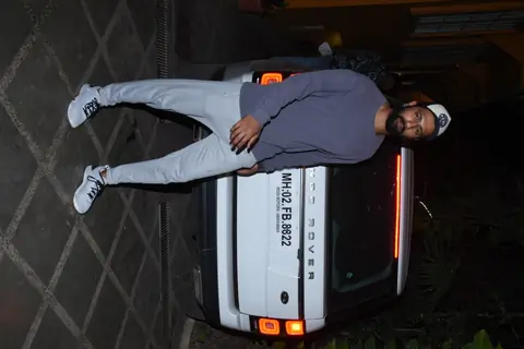 Vicky kaushal snapped in the city 