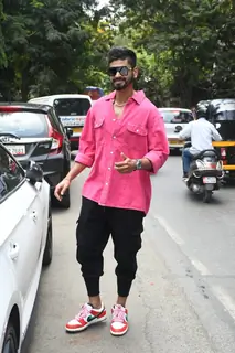 Shreyas Iyer spotted in Bandra