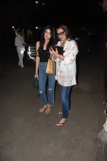 Dimpal Kapadia Spotted in Juhu 