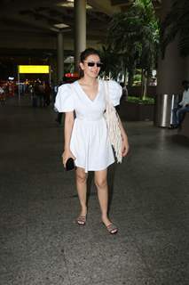  Hansika Motwani spotted at Mumbai airport  