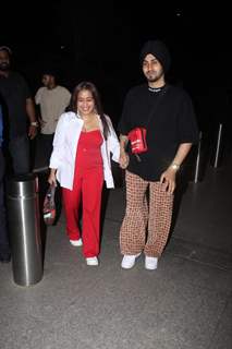 Neha Kakkar and Rohanpreet Singh spotted at the airport