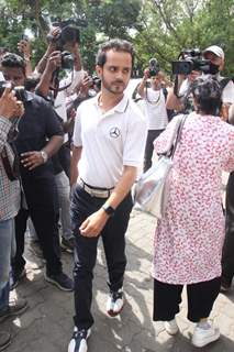Raghav Sachar arrives to offer his condolences to KK's family 